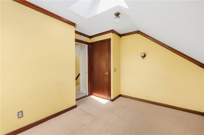 Building Photo - 272 Boulevard