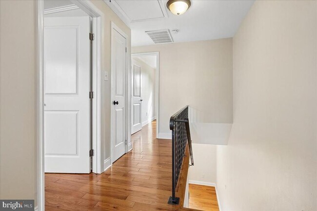 Building Photo - 223 Burgess Ave
