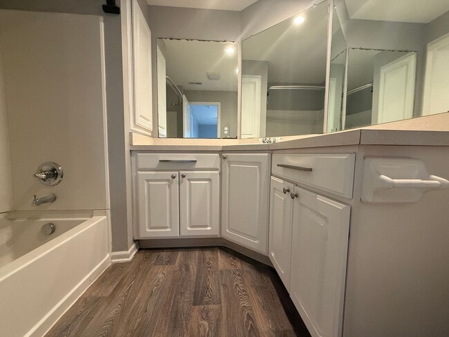 Building Photo - 5604 Vintage Pl