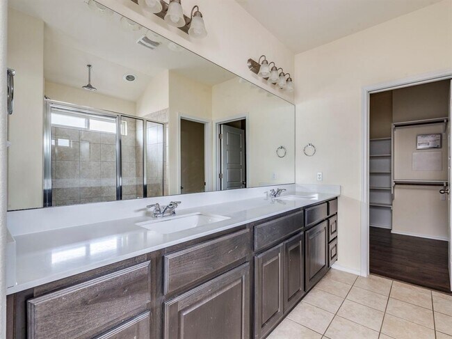 Building Photo - 120 Sawtooth Dr
