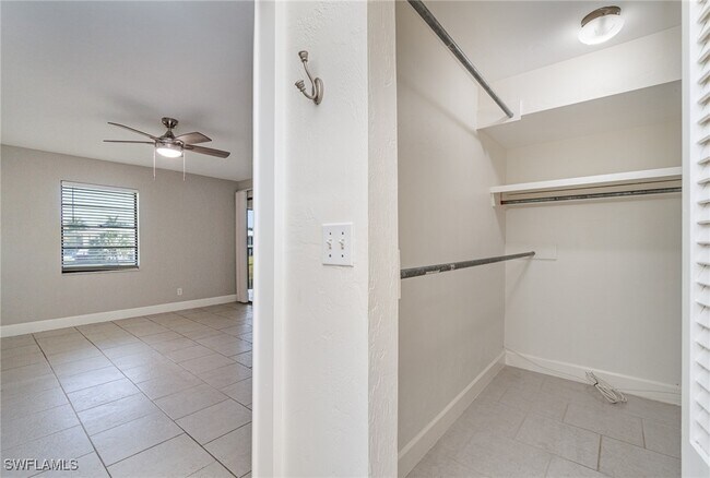 Building Photo - 135 Cypress Way E