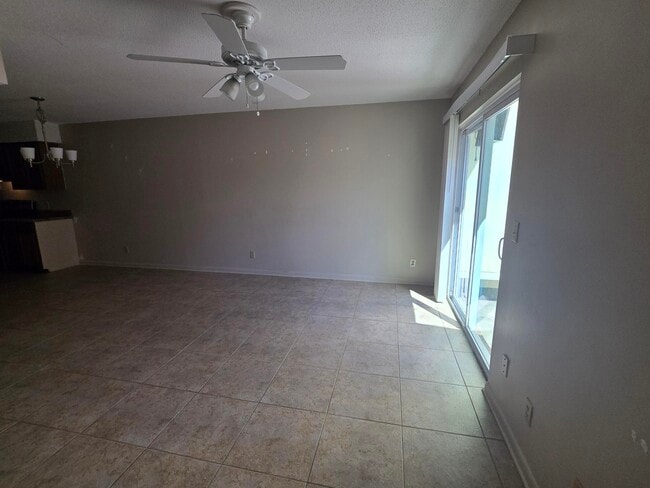 Building Photo - 206 Ann Cir