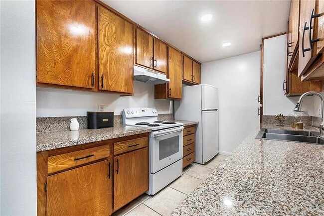 Building Photo - 3565 Linden Ave