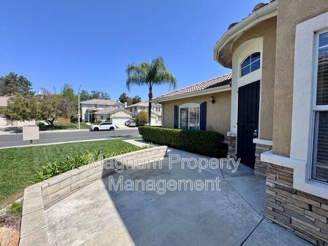 Building Photo - 33021 Adelante St