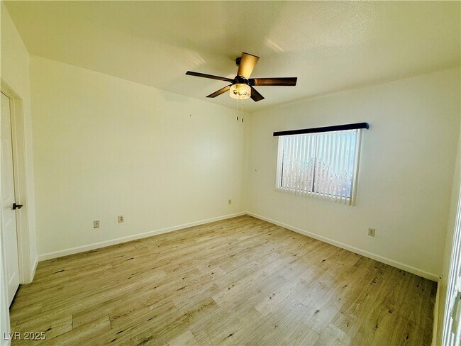 Building Photo - 1050 E Cactus Ave