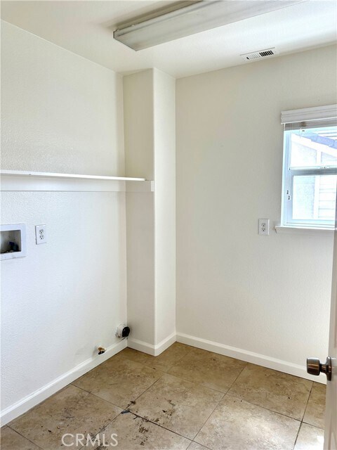 Building Photo - 6542 Gladiola St