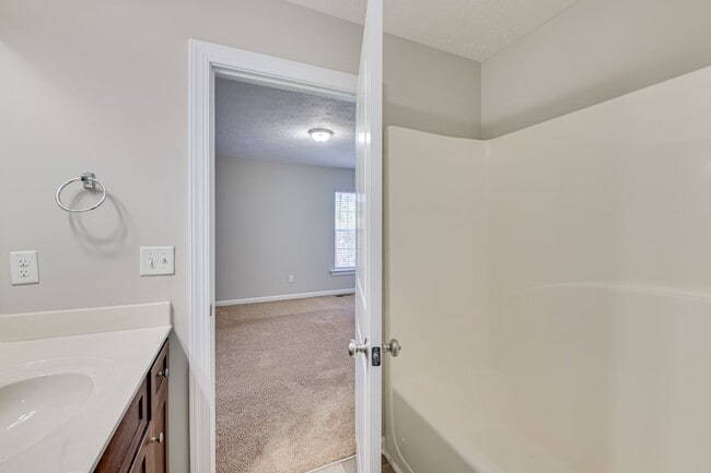 Building Photo - Adderman Point- 2 bed/2.5 bath Apartment