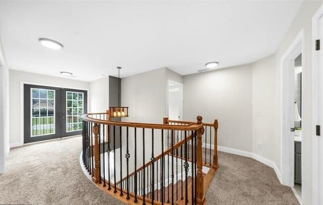 Building Photo - 164 Greenview Dr