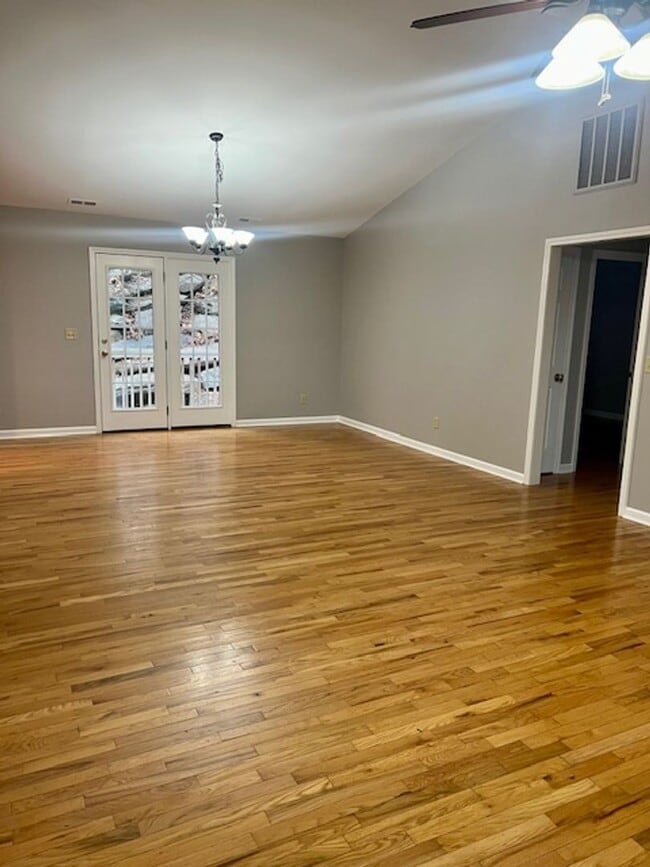 Building Photo - Swannanoa Rental! 6 or 12 month lease options!