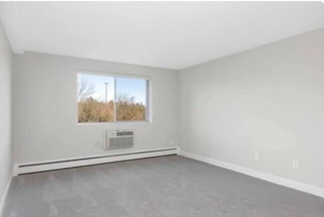 Building Photo - 3 Stonehill Dr