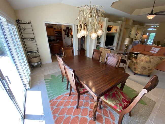 Building Photo - Exquisite - Turnkey, 3 bed + 2 1/2 Bath + ...