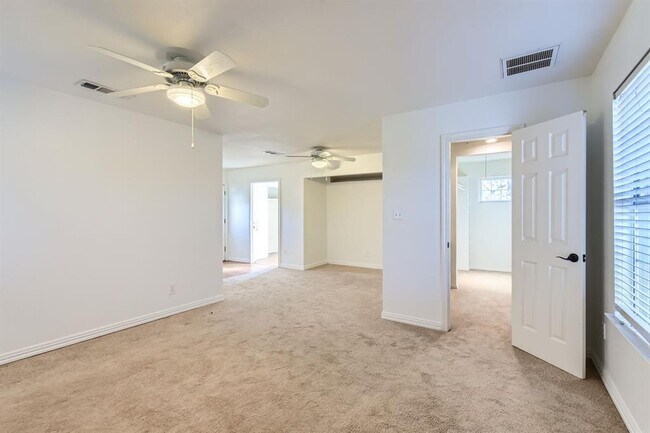 Building Photo - 13003 S Madrone Trail