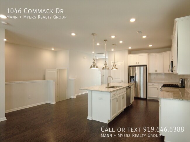 Building Photo - 1046 Commack Dr