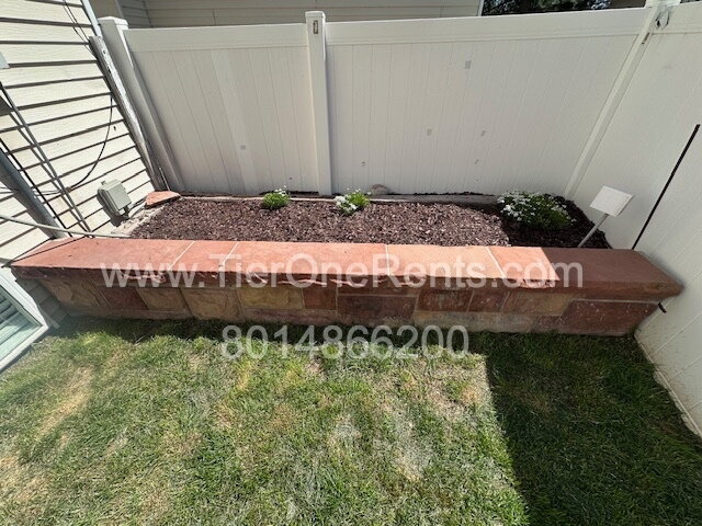 Building Photo - NO DEPOSIT option available for qualified ...