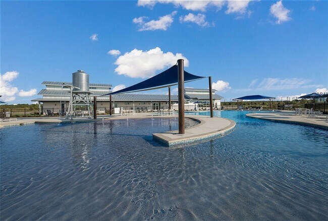 Building Photo - Beautiful like-new 3 bed | 2 bath home - Amazing community amenities!