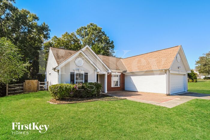 Building Photo - 16234 Greybriar Forest Ln