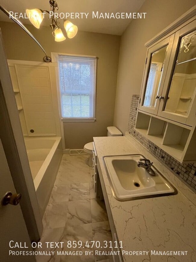 Building Photo - 508 W Main St