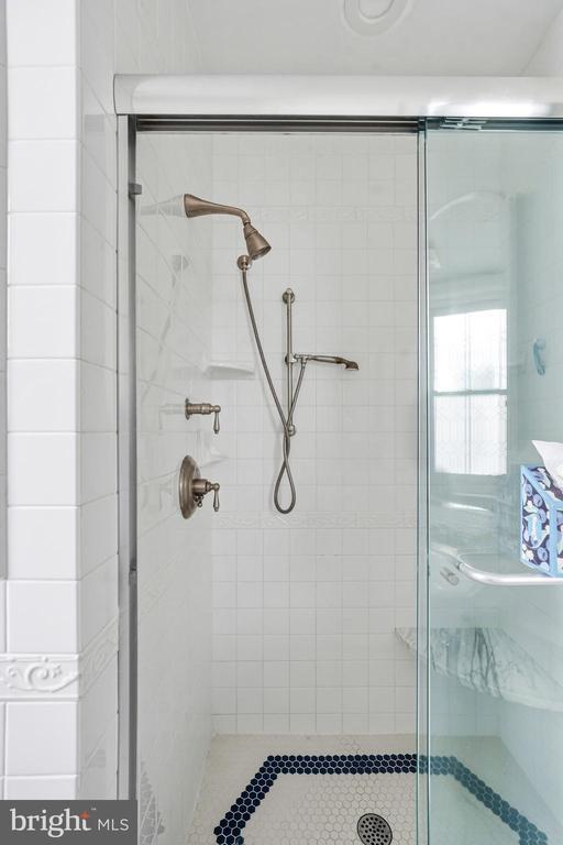 Building Photo - 346 E Union St