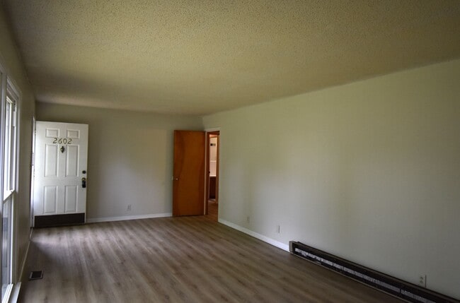 Building Photo - 3 Bedroom Home For Rent Near Post!