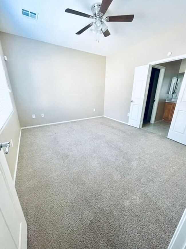 Building Photo - Beautiful Upgraded, single story home in a...