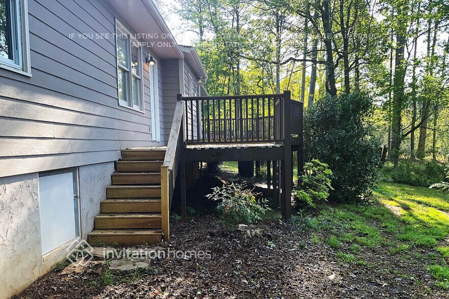 Building Photo - 2489 Forest Dale Dr