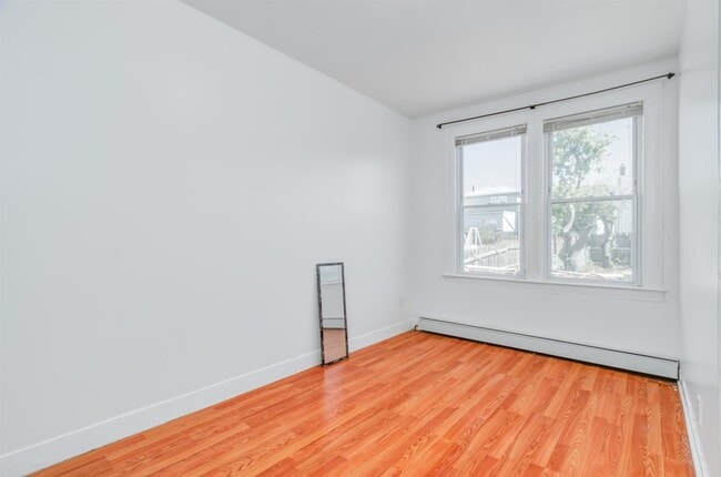 Building Photo - 404 Danforth Ave