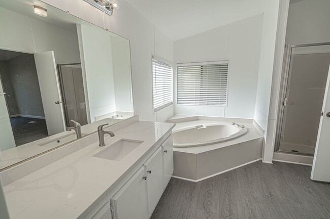 Building Photo - COMING SOON! Charming 3-Bedroom Home with Remodeled Kitchen in Castaic!