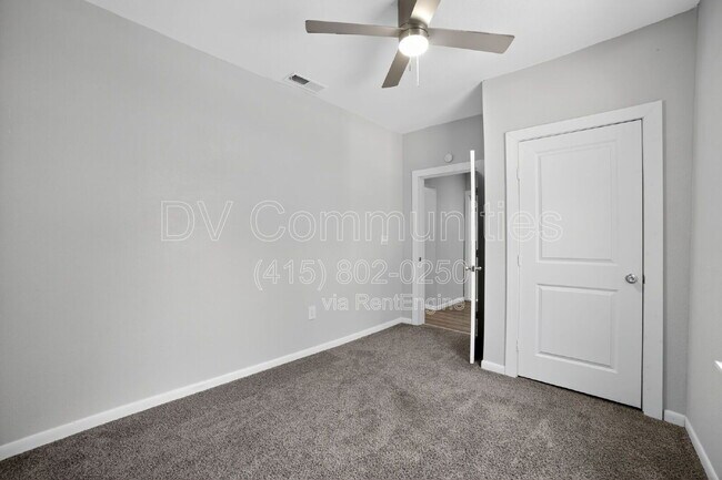 Building Photo - 3916 2nd St