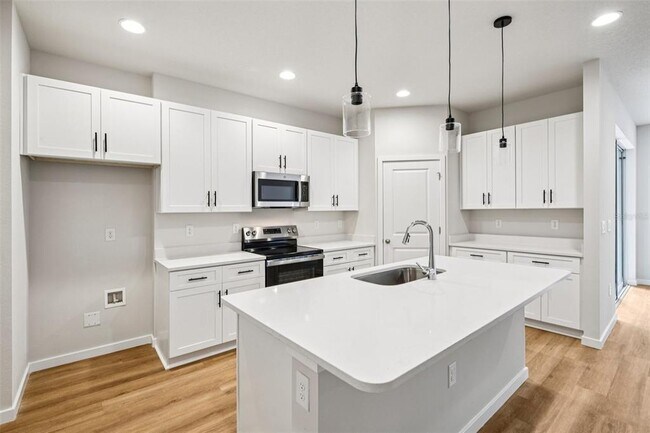 Building Photo - 536 E Beresford Ave