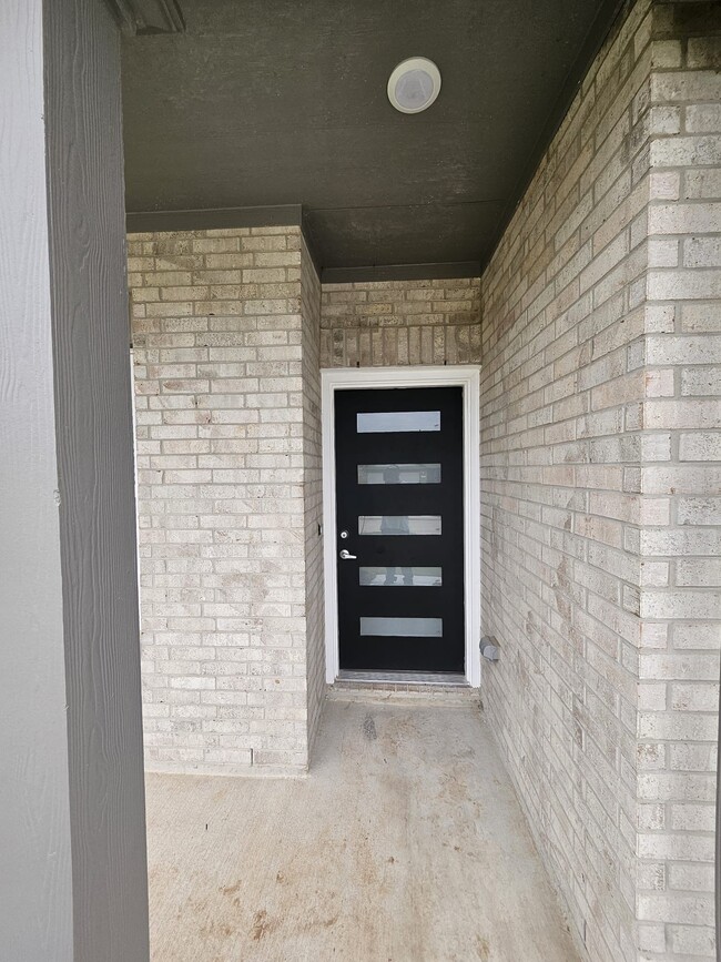 Building Photo - 2727 Crest Creek Ln