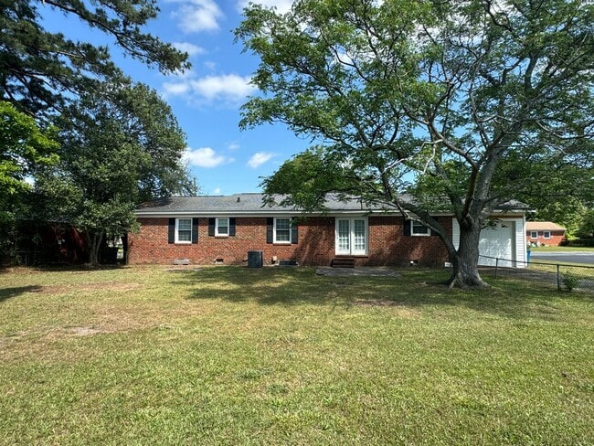 Building Photo - Close to Cape Fear Valley Hospital