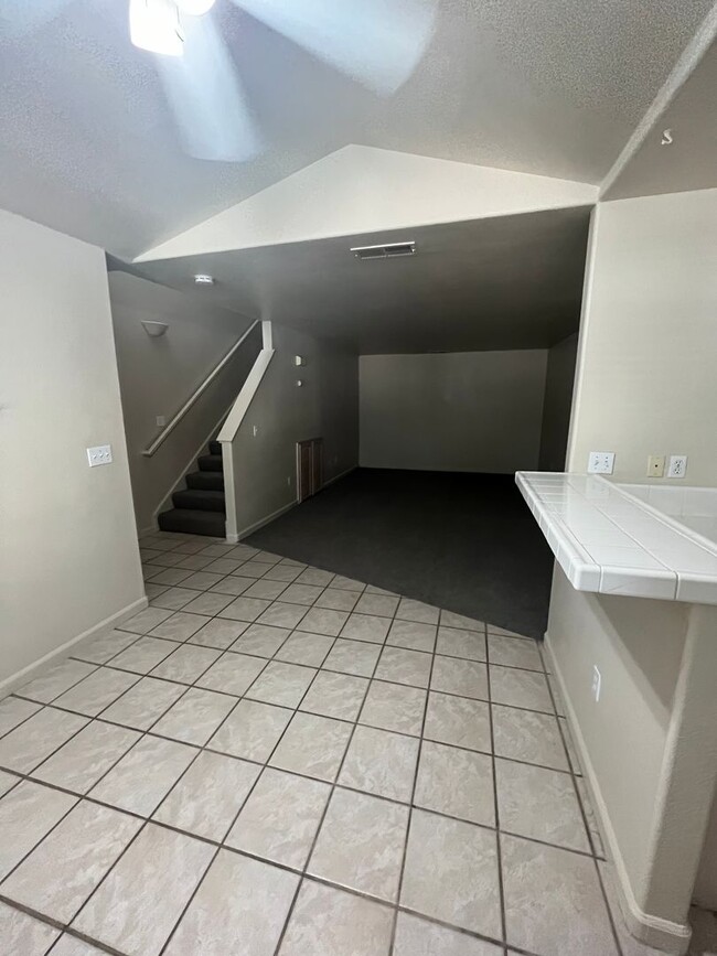 Building Photo - 3 Bedroom, 2 Bathroom Home in Sequoia Vill...