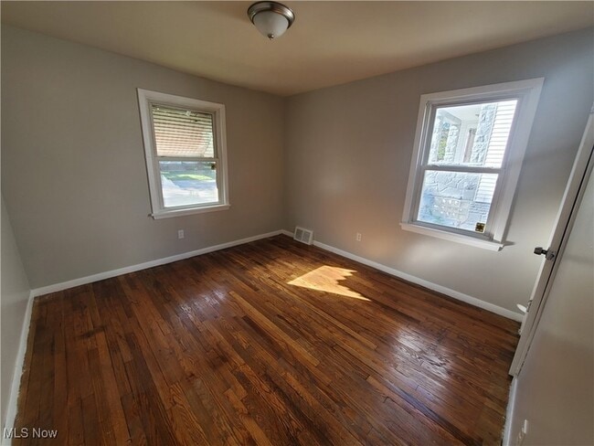 Building Photo - 4287 E 162nd St