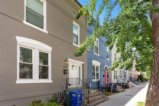 Building Photo - Available Now! 5 Minute Walk From Nats Park- 20 minute walk from Capitol Hill- 3 Bedroom 2.5 Bath...