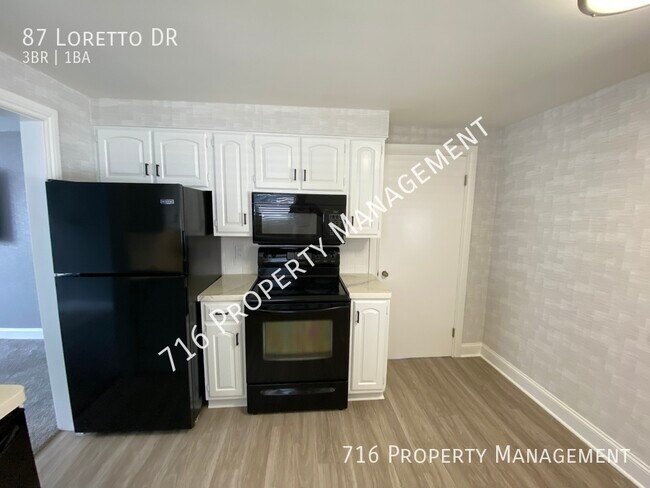 Building Photo - Newly Renovated Single Family Home! Move i...
