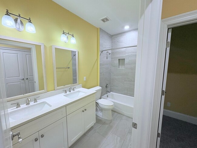 Building Photo - 855 Avery Park Dr