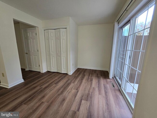 Building Photo - 116 Lowber St