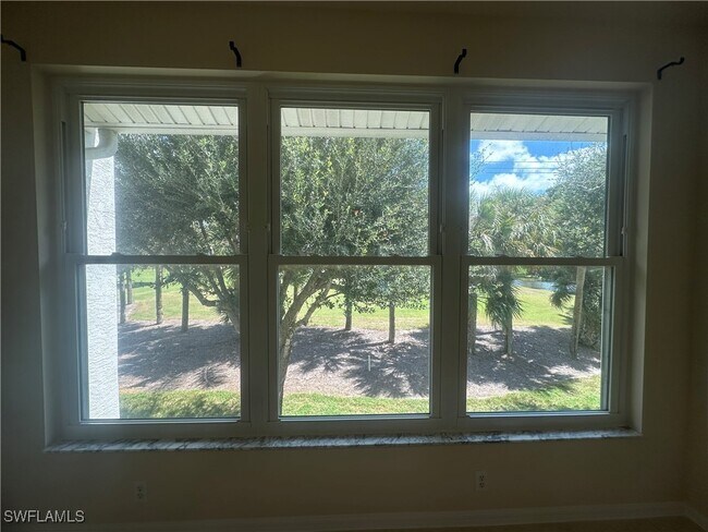 Building Photo - 1320 Charleston Square Dr