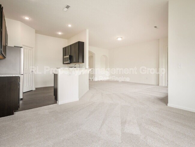 Building Photo - 5861 Yellowfin Ln