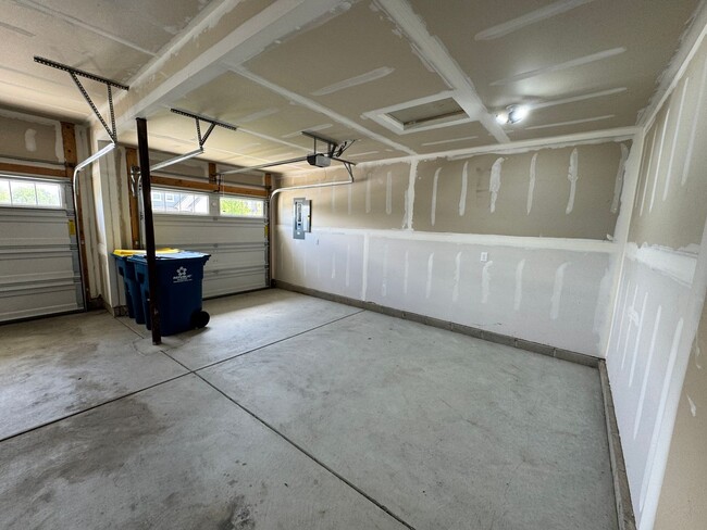 Building Photo - 17158 Seaboard Pl