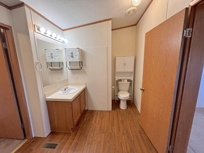 Building Photo - 1066 S 100 E