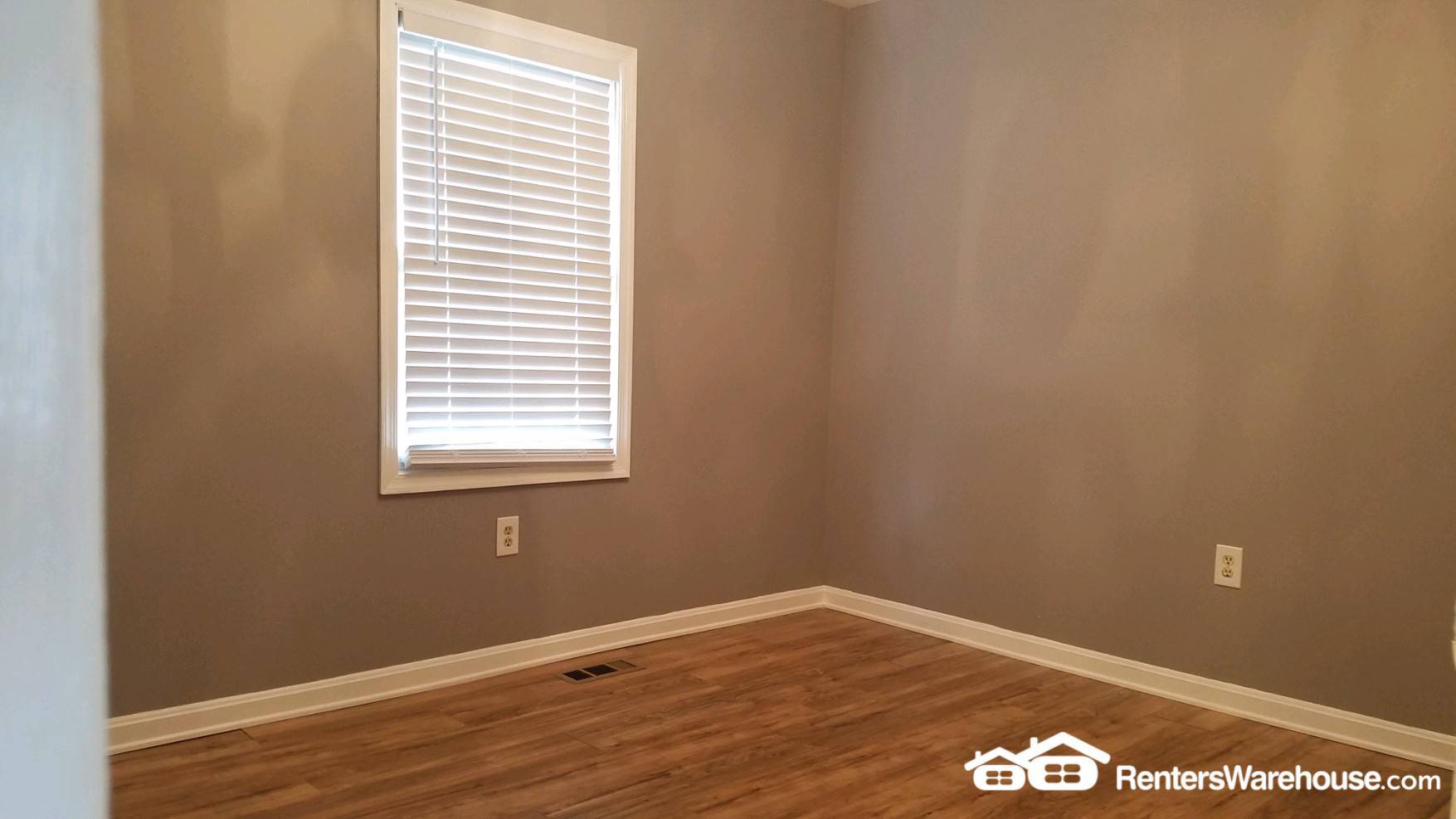 Building Photo - 1196 Spruce Ave