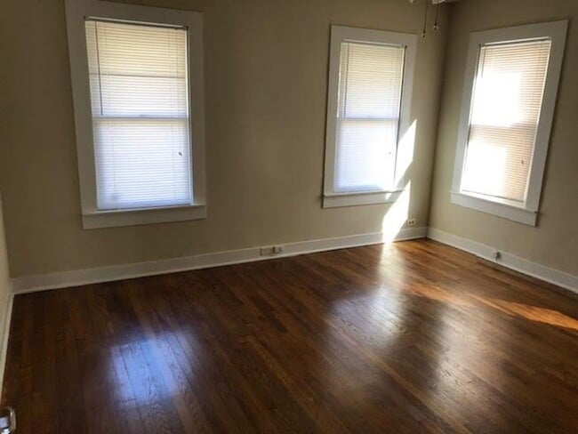 Building Photo - Charming 2/1 in Castle Heights area