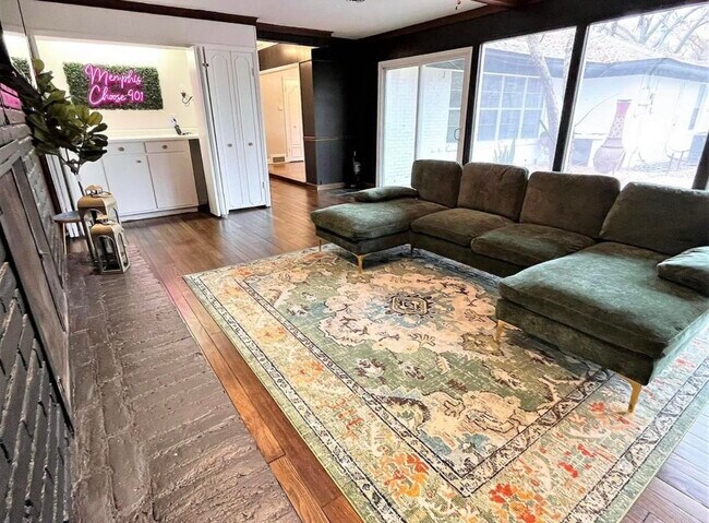 Building Photo - 1077 S Perkins Rd