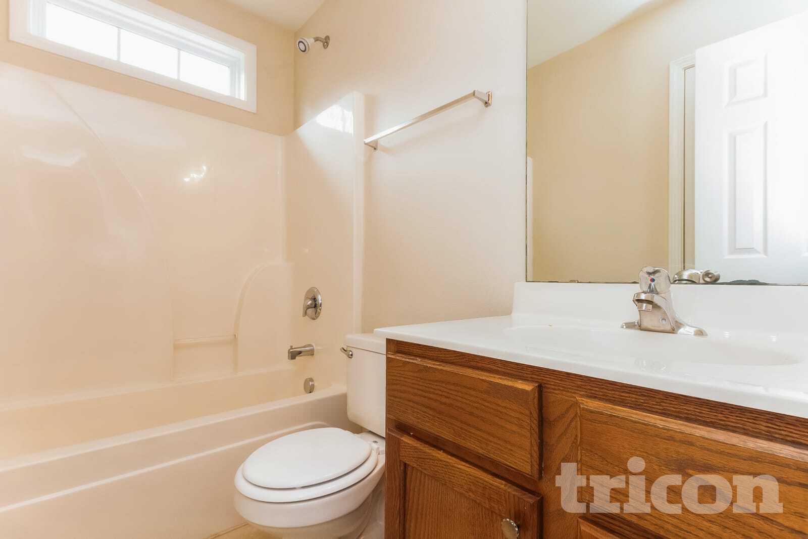 Building Photo - 10417 Hugue Way