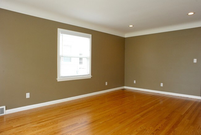 Building Photo - 1030 Veto St NW