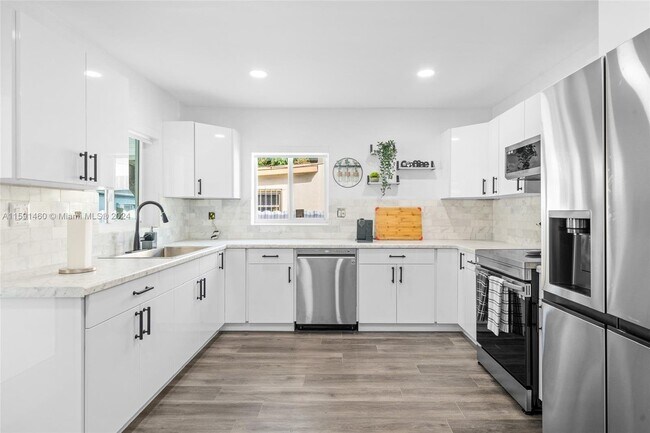 Building Photo - 730 Northwest 18th Avenue, Miami, FL 33125...