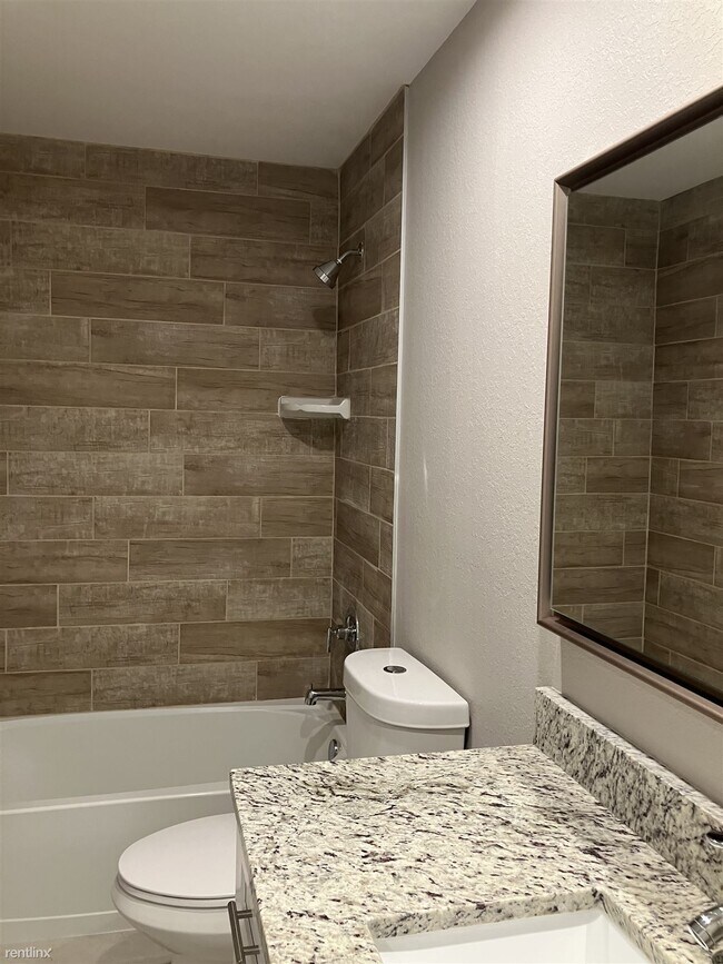 Building Photo - 3 br, 2 bath Duplex - 127 Boundary Bouleva...