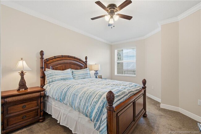 Building Photo - 975 NW Flagler Ave