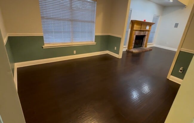 Building Photo - 408 Hidden Oaks Cir